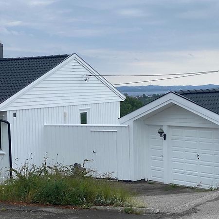 Ingvilds Hybelleilighet Apartment Kristiansand Bagian luar foto