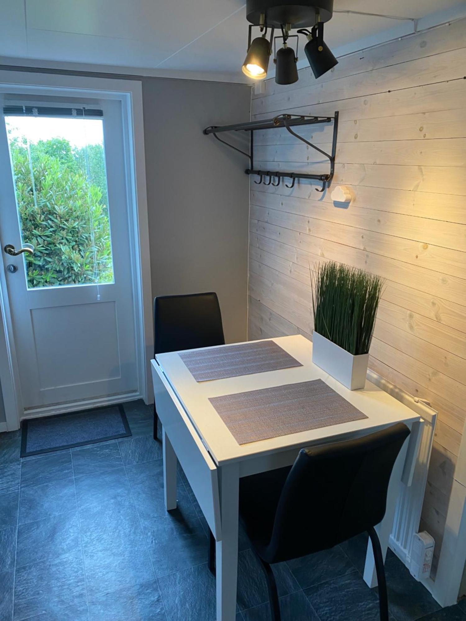 Ingvilds Hybelleilighet Apartment Kristiansand Bagian luar foto